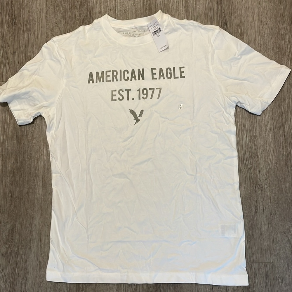 NWT American Eagle White Short Sleeve T-Shirt Small